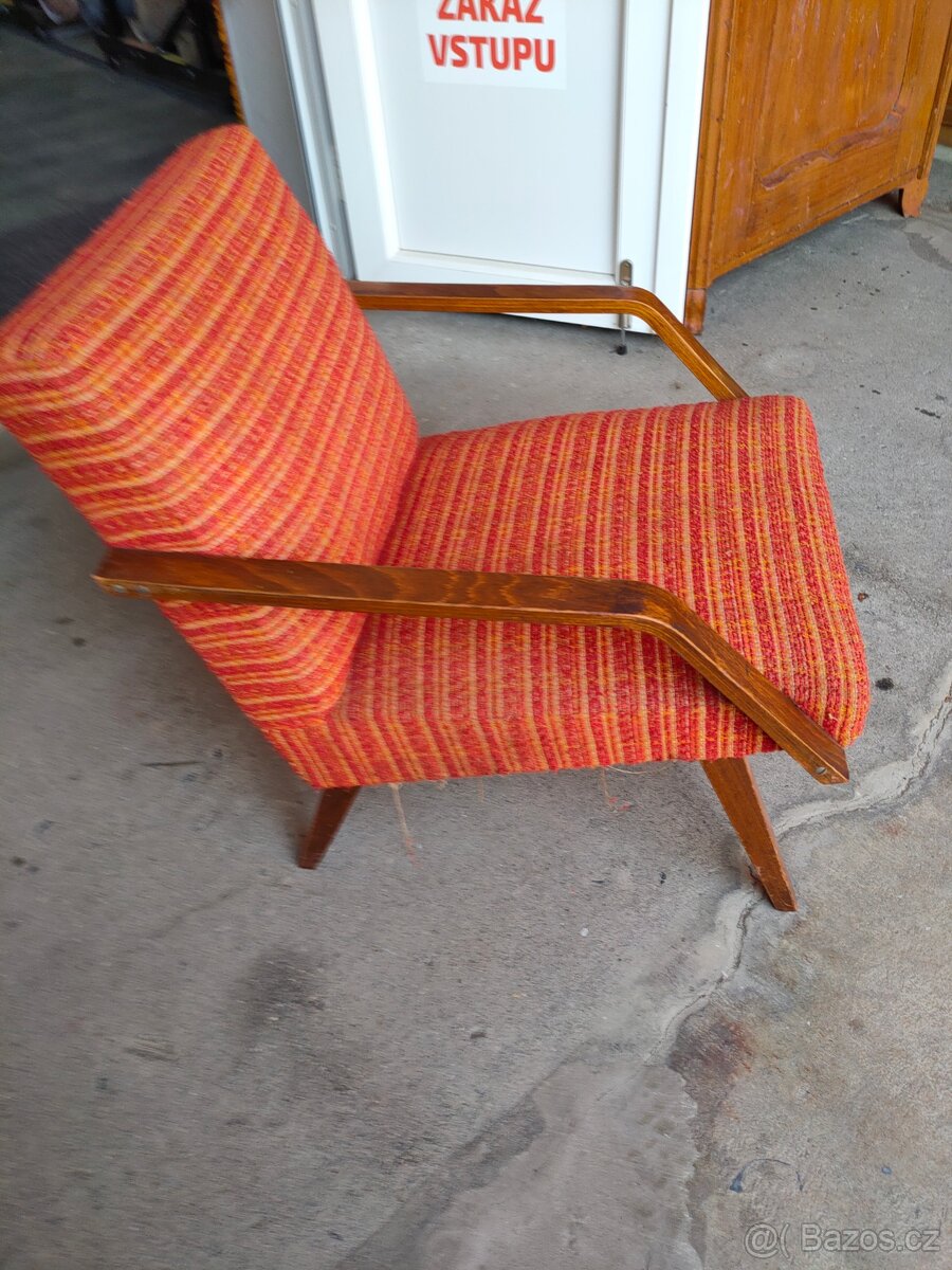 STAROŽITNÝ NÁBYTEK - 16