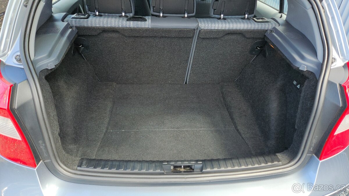 BMW Řada 1 118i 2,0 benzín - 16