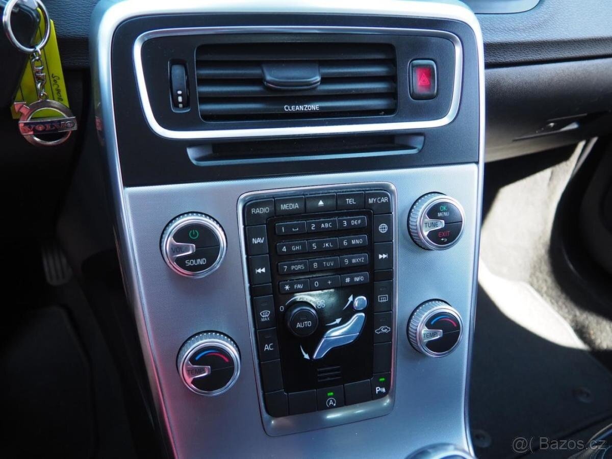 2017 Volvo V60 2.0D D3 Xenony - 16