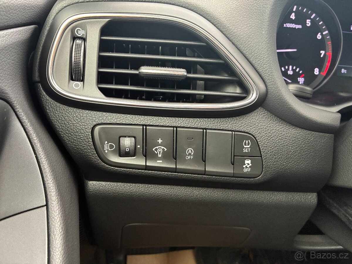 Hyundai i30 WG 1.5DPi 81kW "REZERVACE" - 16