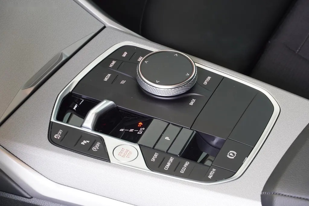 BMW Řada 3, 318i,Advantage,115kw,Led,ČR, - 16