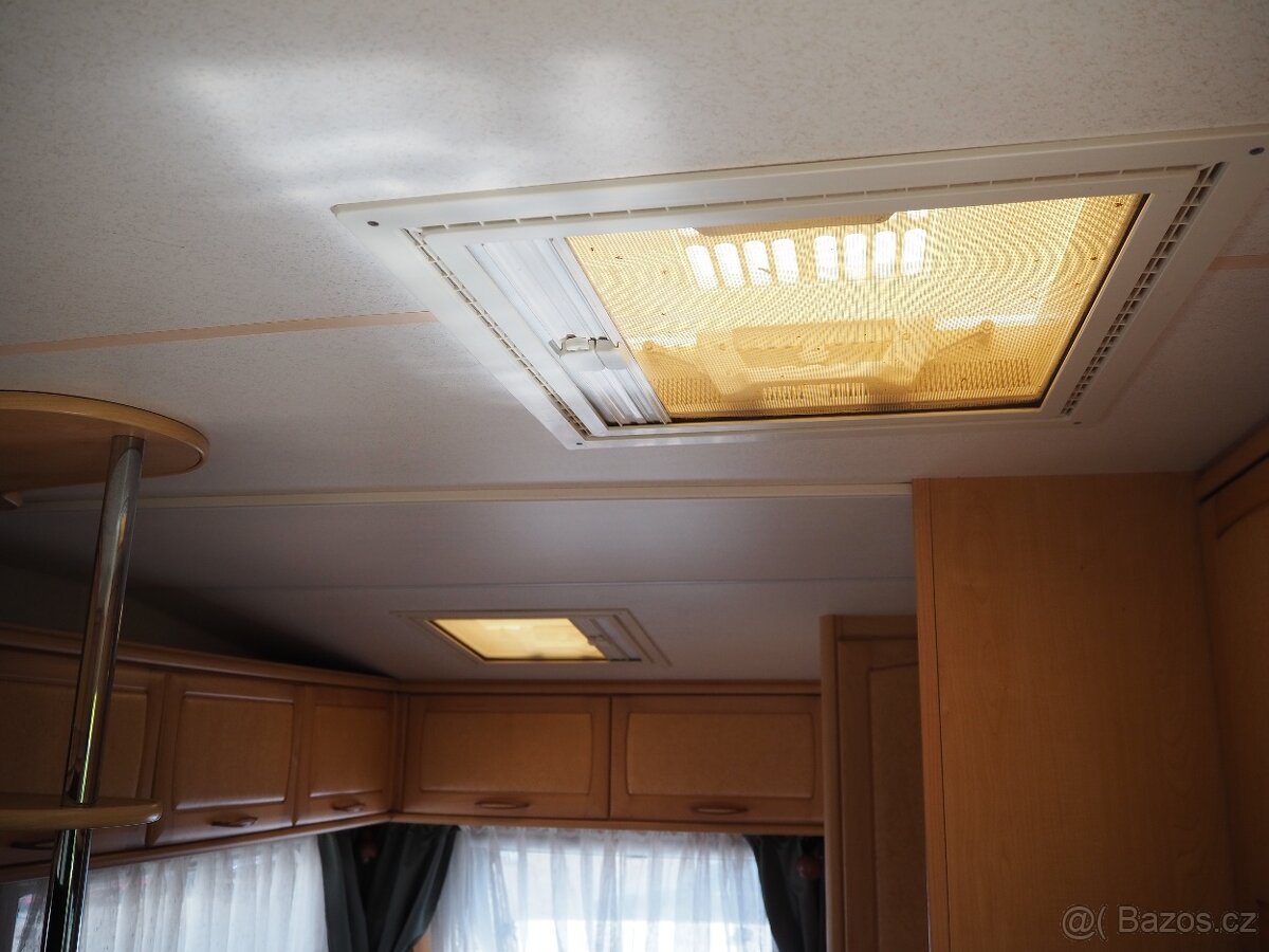 HOBBY EXCLUSIVE 440 obytný karavan, POJEZD, TOP STAV + VÝBAV - 16