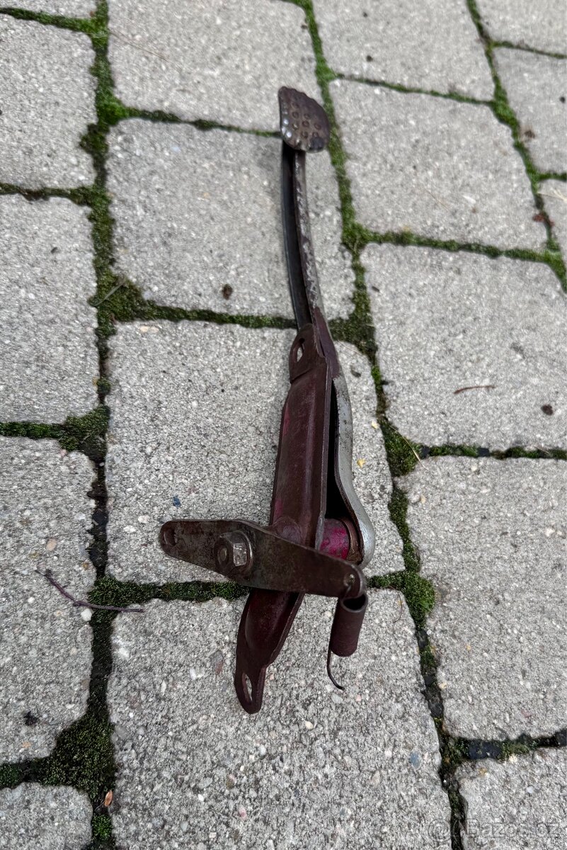 Jawa ČZ kývačka, ČZ - brzdové páky - 16