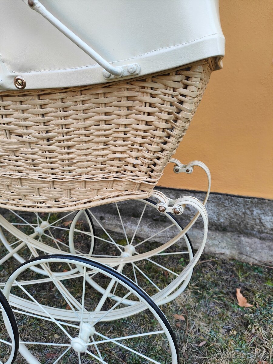 Starožitný kočárek pro panenky č. 911 - 16