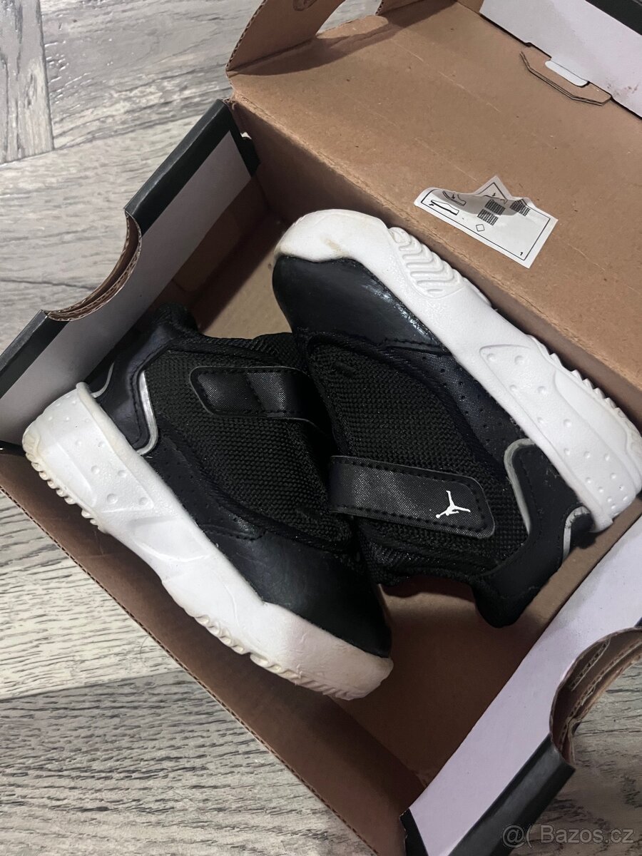 Značkové oblečení a boty - 16