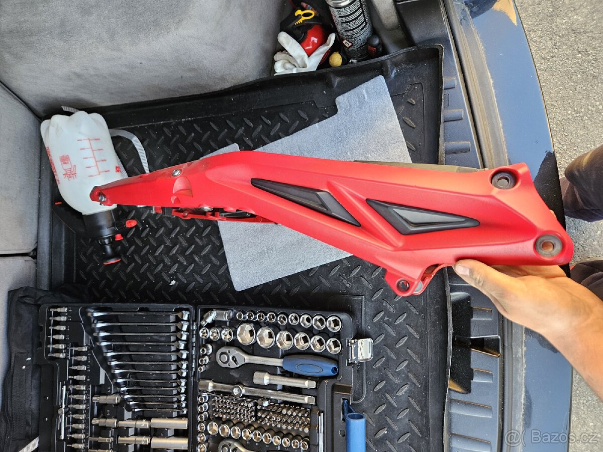 Triumph street triple 675r 2013-2017 - 16