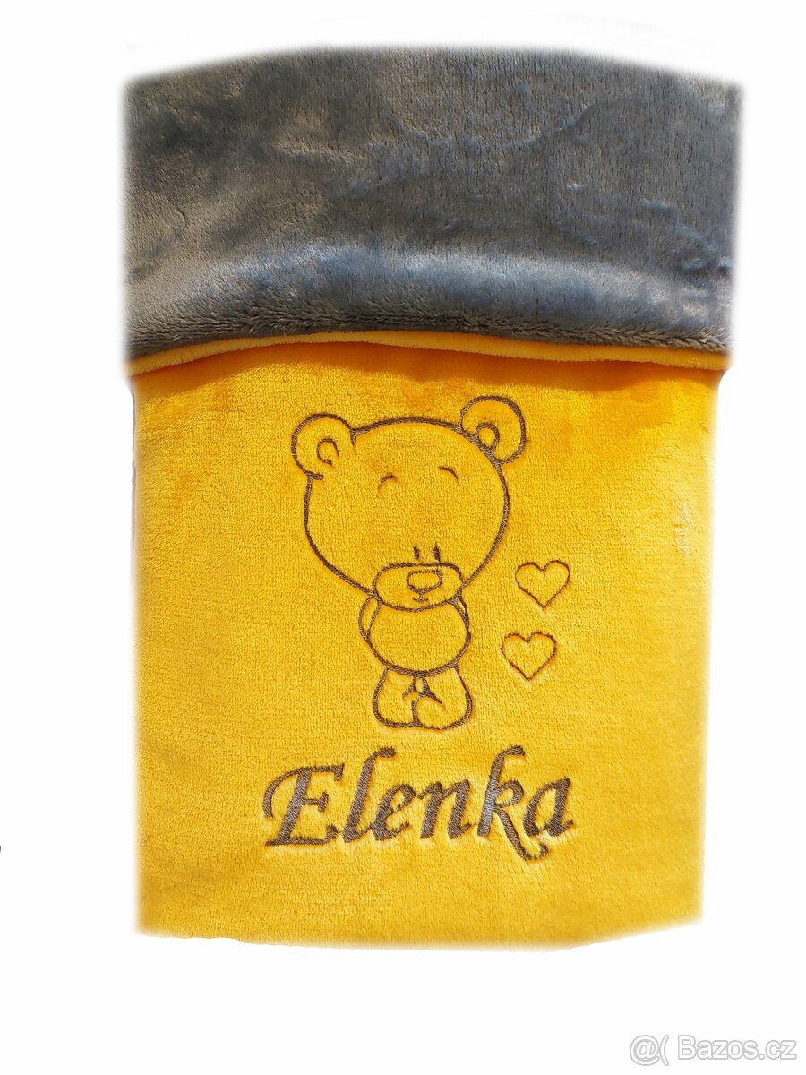 Deka s výšivkou jména na přání více barev - 16