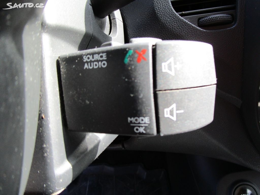 Renault Captur, 1,2-87KW-1.MAJITEL-KOUPEN V ČR - 16