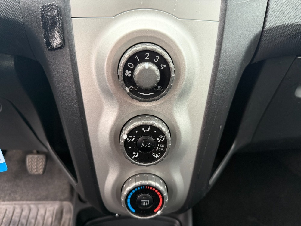 Toyota Yaris 1.3 VVT-I 64Kw - 16