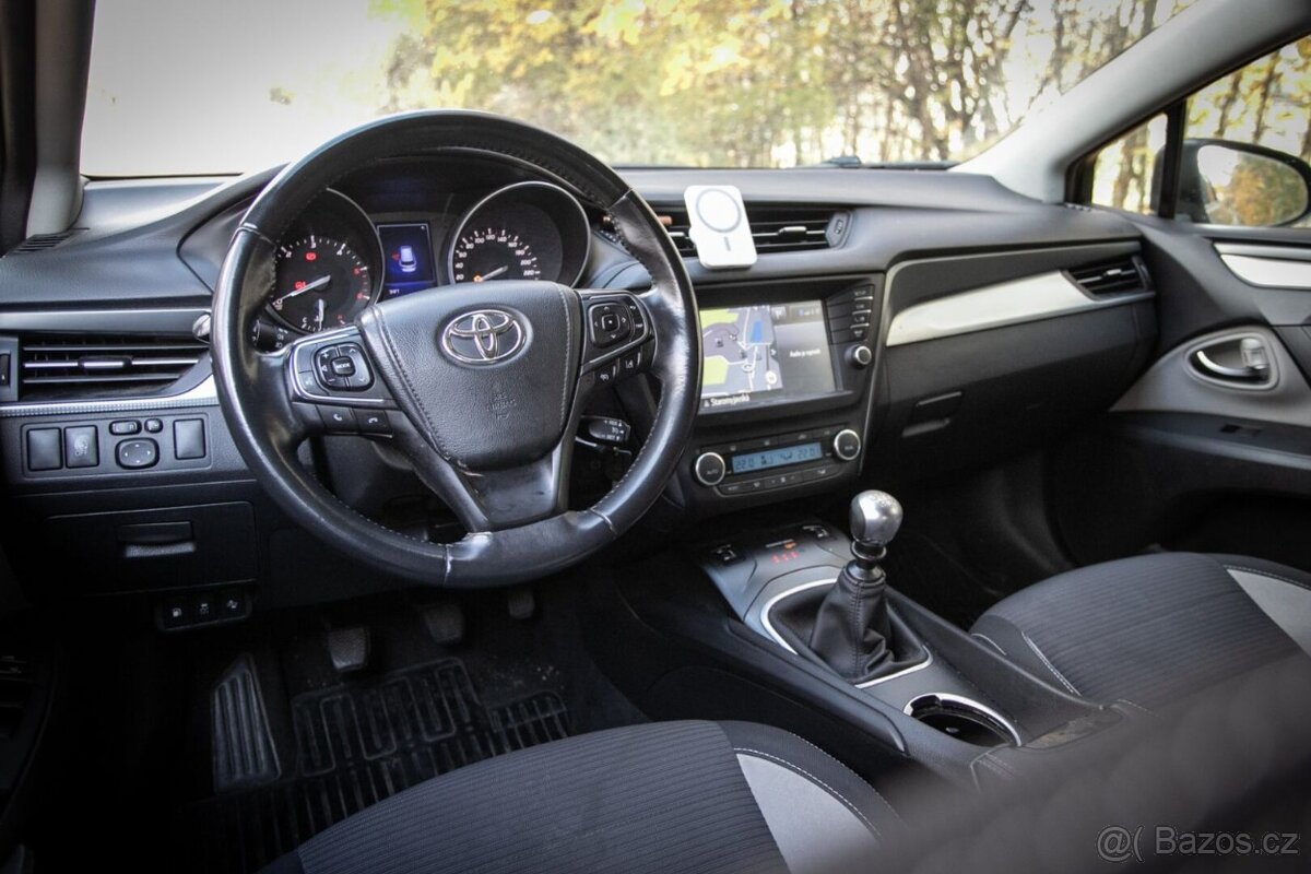 TOYOTA AVENSIS Combi 2.0 105kW 2017 - 16