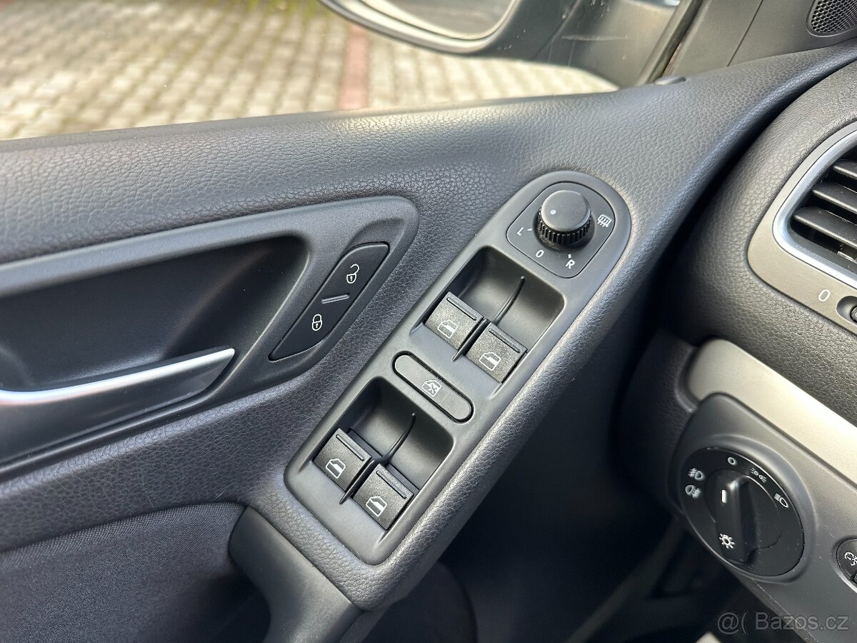 Volkswagen Golf 1.6MPI 75kW 2009 106321kmbez koroze - 16