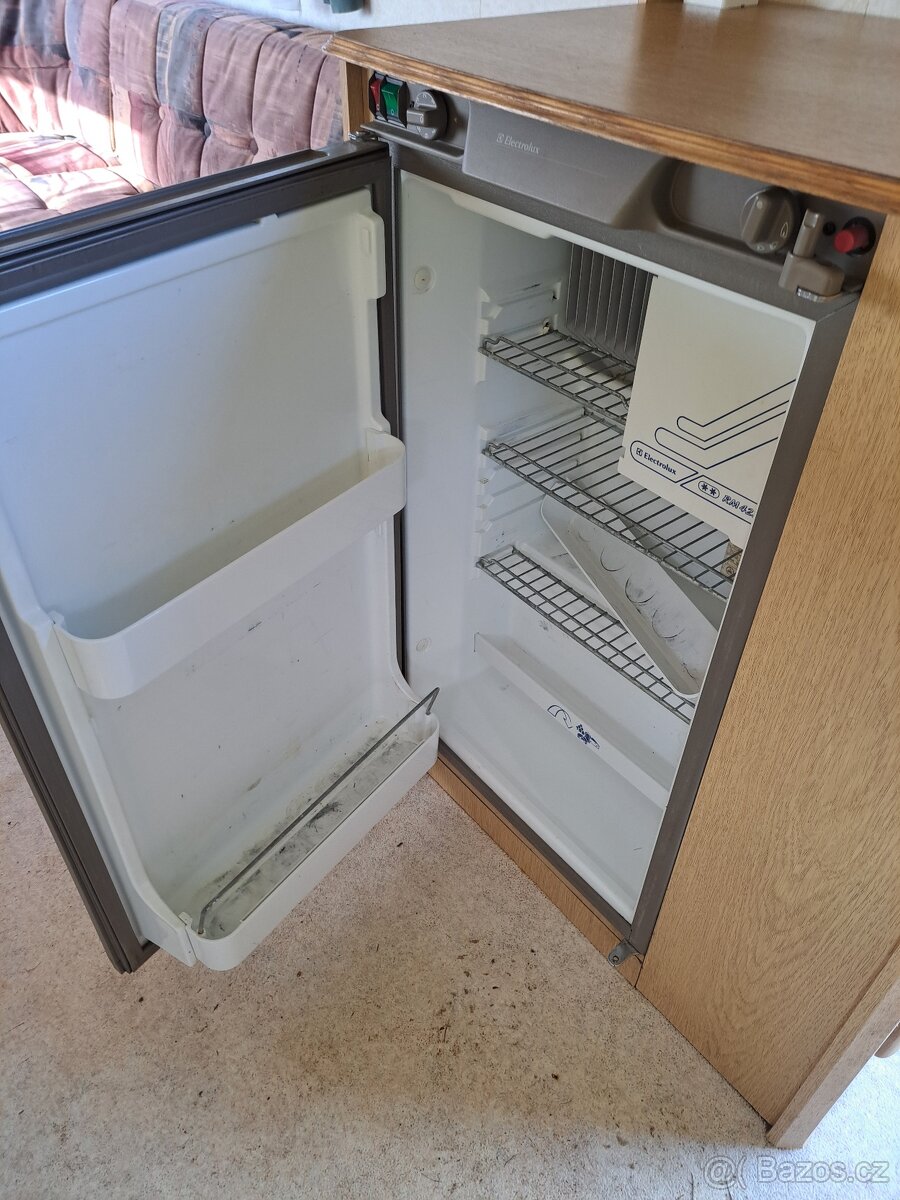 Hylander Design 410, obytný přívěs – karavan, r.v. 1996 - 16