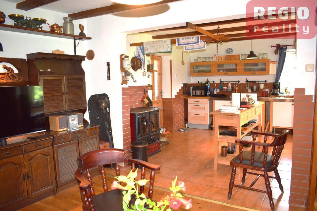 Prodej stylové chalupy s číslem popisným v v obci Hradec - 16