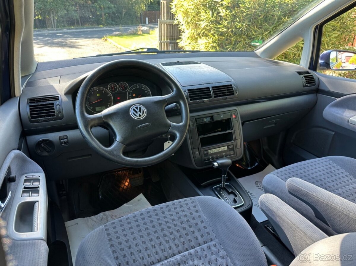 Prodáme Volkswagen Sharan 2.0i 85kw Automat - 16