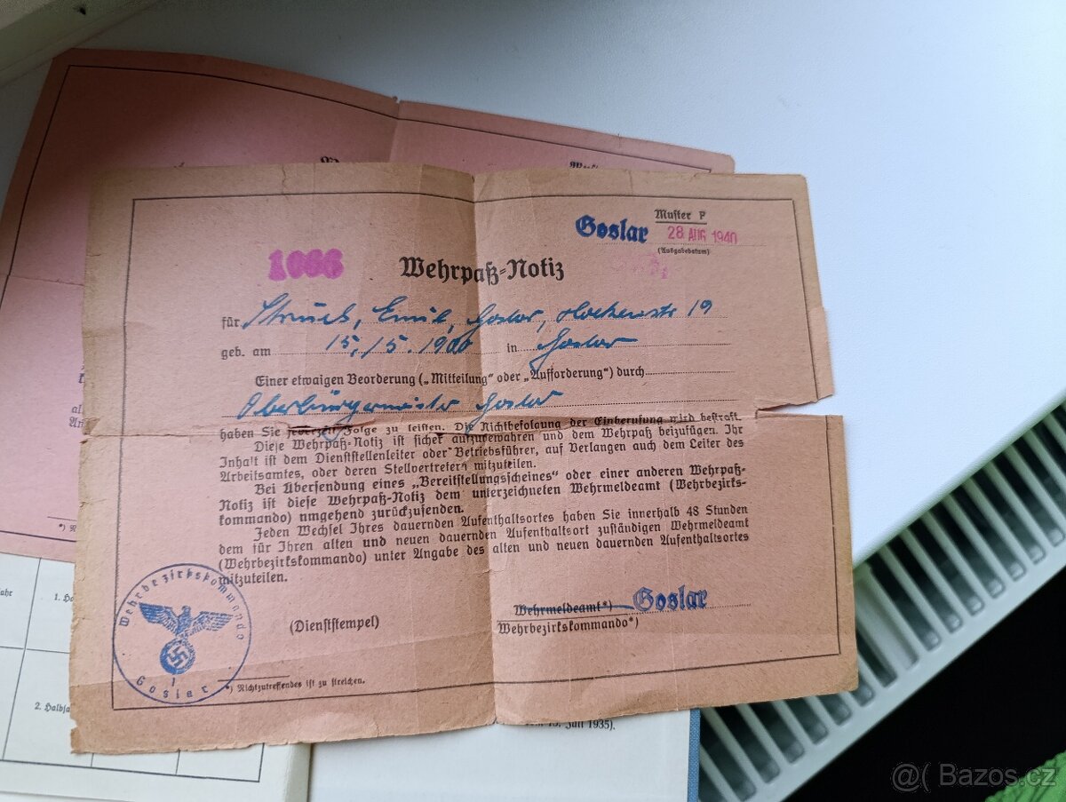 Staré německé doklady z války včetně razítek. - 16