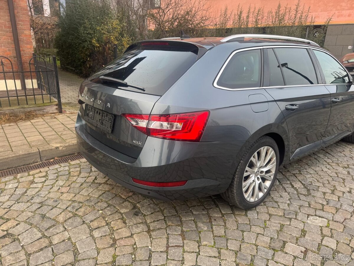 Skoda Superb Combi 2.0 TDI 4x4 - 16