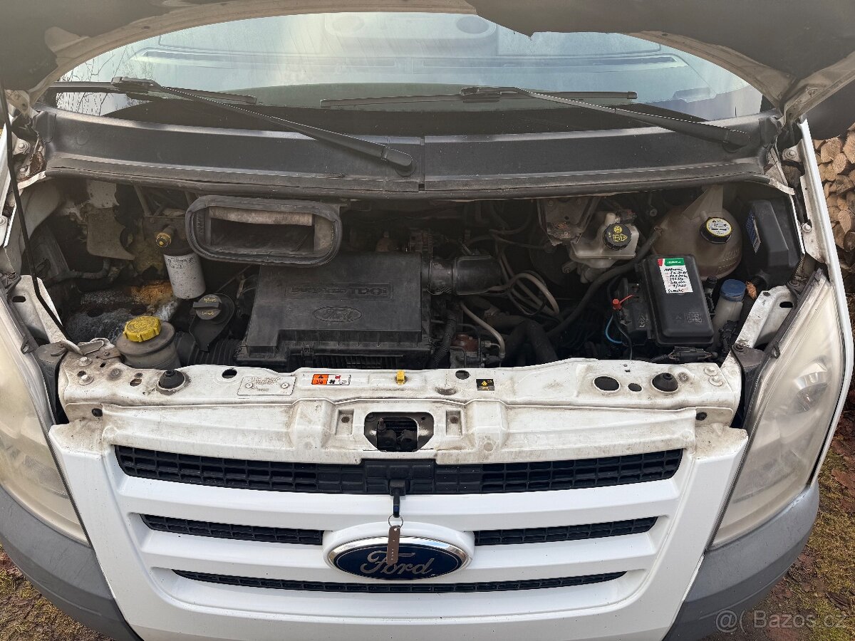Ford Transit 2.2 TDCI 85kw 9 míst - 16