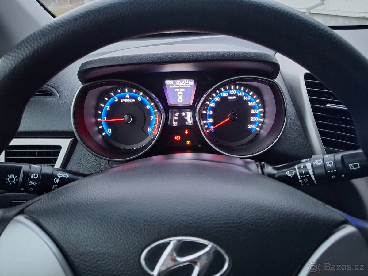 HYUNDAI i30 1.4 16V 74kw - 16