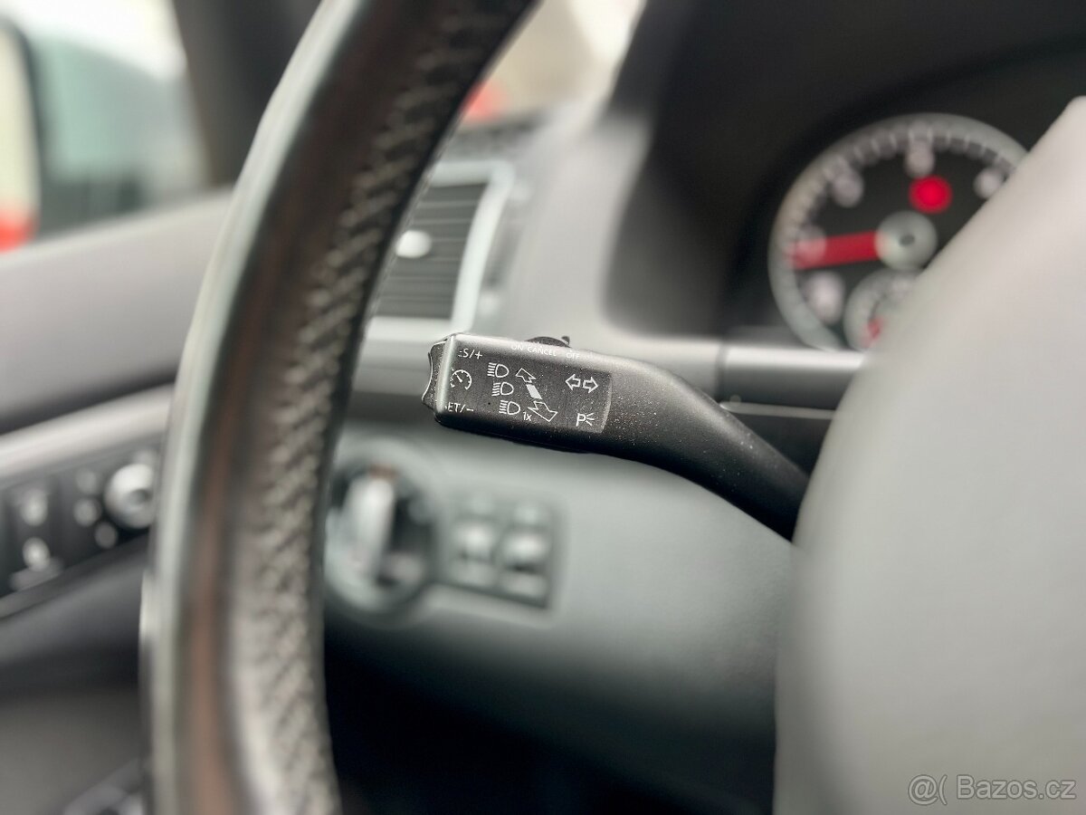 Volkswagen Touran 1,6 TDi NAVI / kamera / 2013 - 16