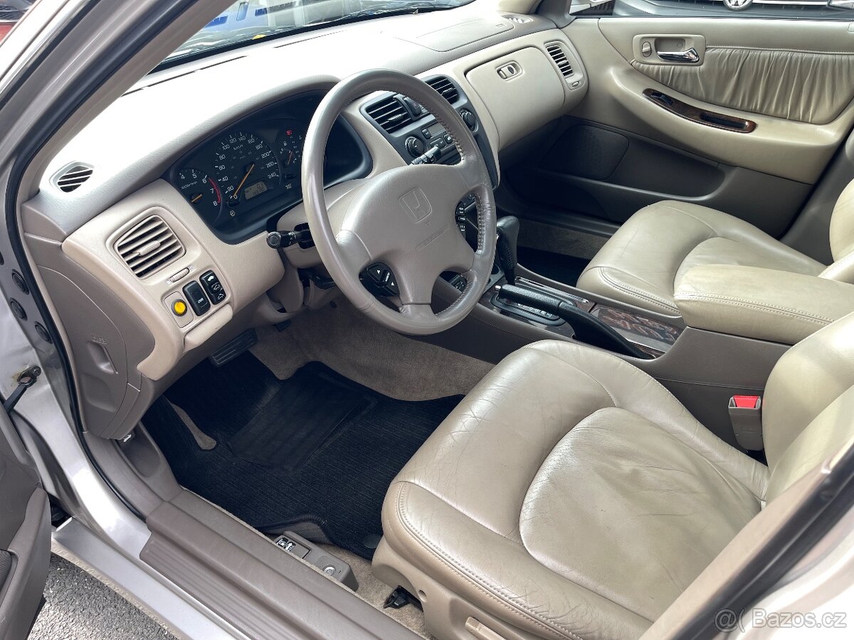 Prodám Honda Accord 3,0 V6 AT klima - 16