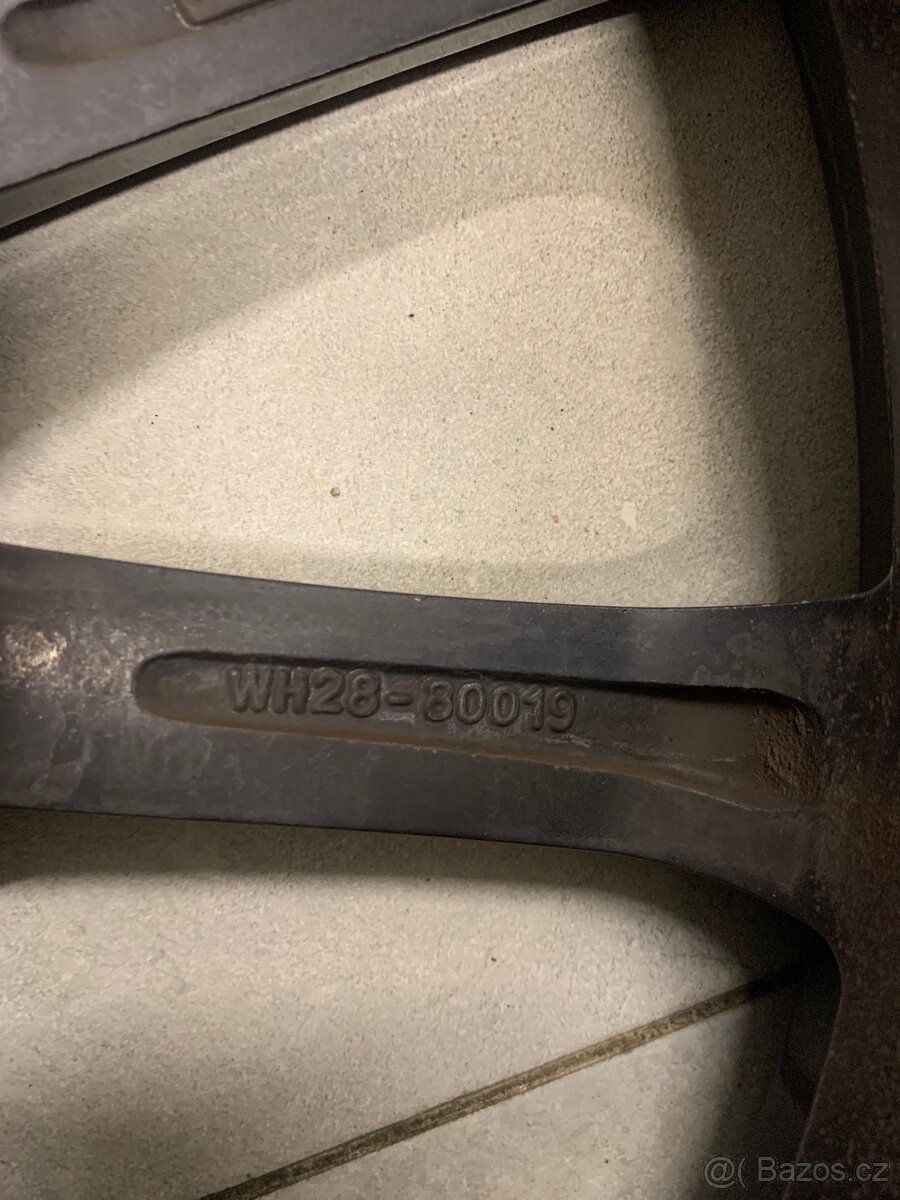 Zimní kola 255/35-R19 (8.0x 19 ET 4/5) - 16