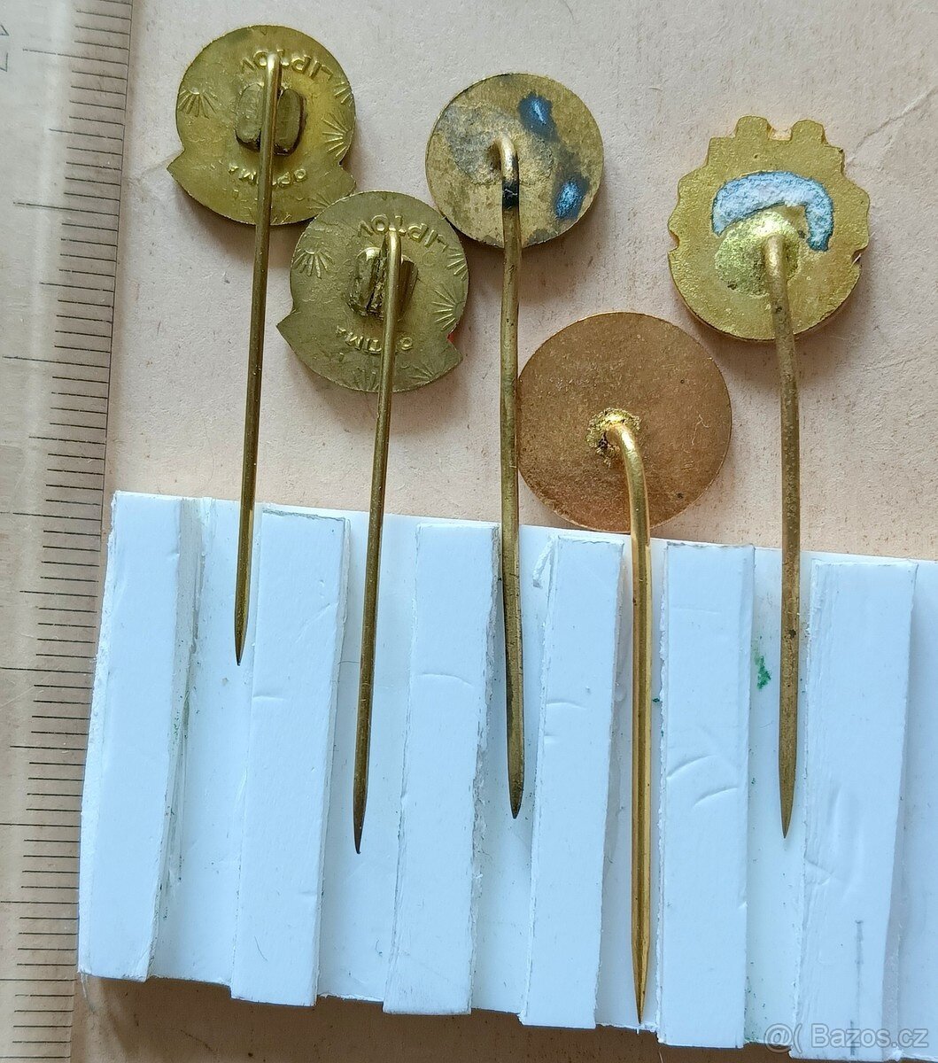 velky mix jehlovych smaltovych odznaku, CSSR, podniky a orga - 16