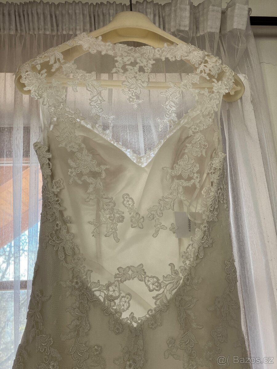 Svatební šaty Pronovias Laren - 16