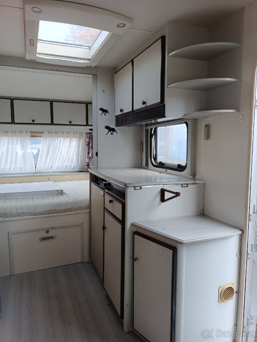 Knaus 485+předstan - 16