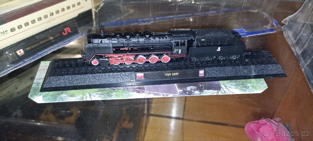 Modely vláčku a bagru - 16