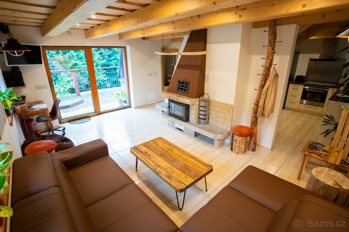 Dům k pronájmu - 16