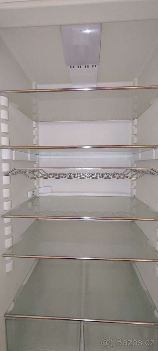 Prodám kombinovanou lednici s mrazákem LIEBHERR CN 4013 - 16