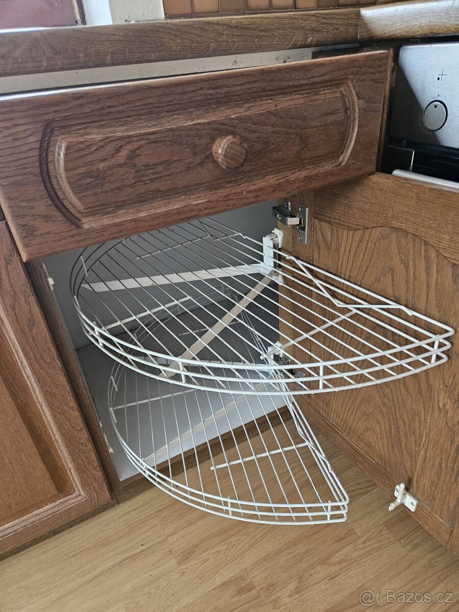 Masivní kuchyňská linka z Německa se spotřebiči - 16