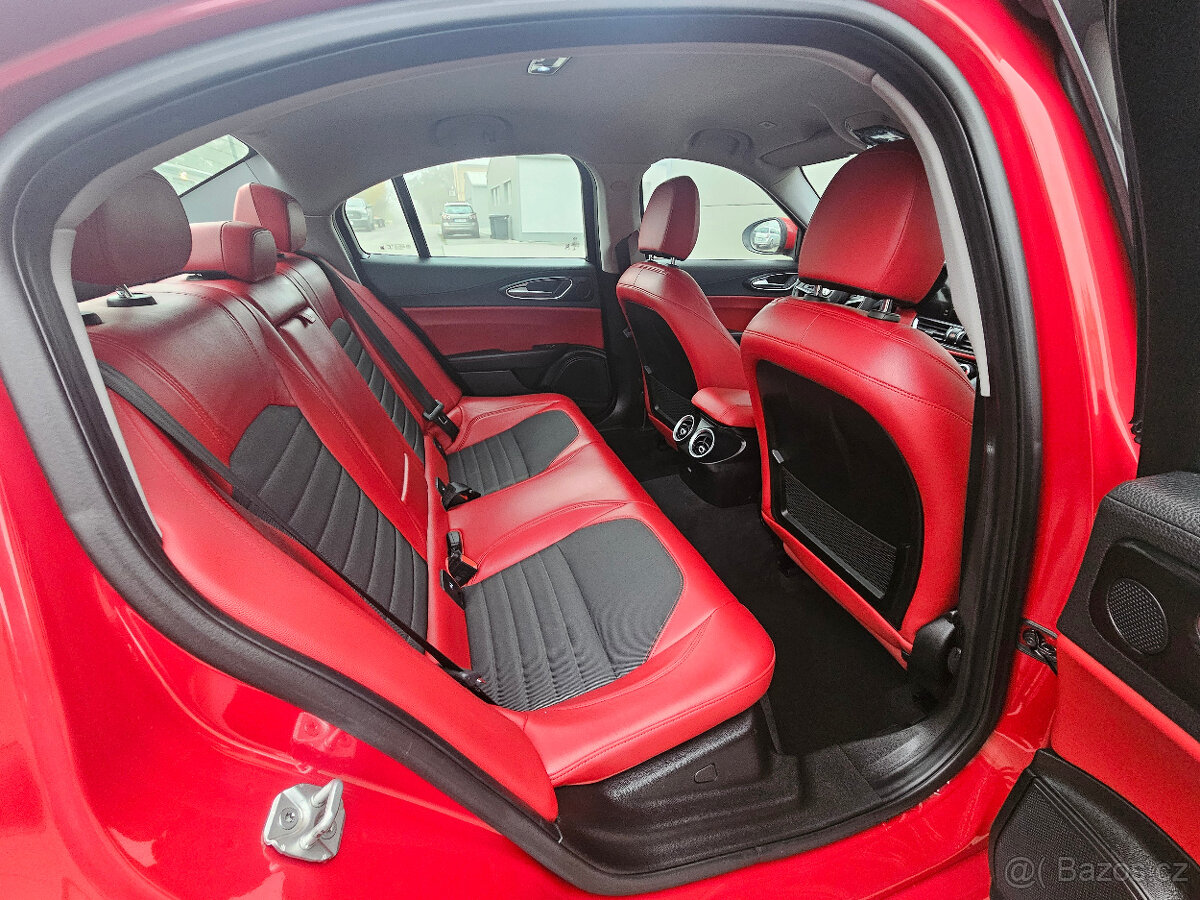 Alfa Romeo Giulia 2.0T 147 kW - 16