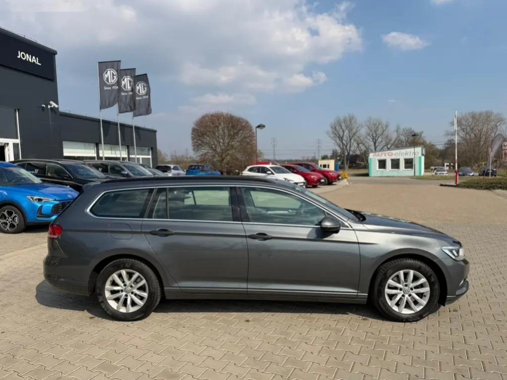 Volkswagen Passat - 16