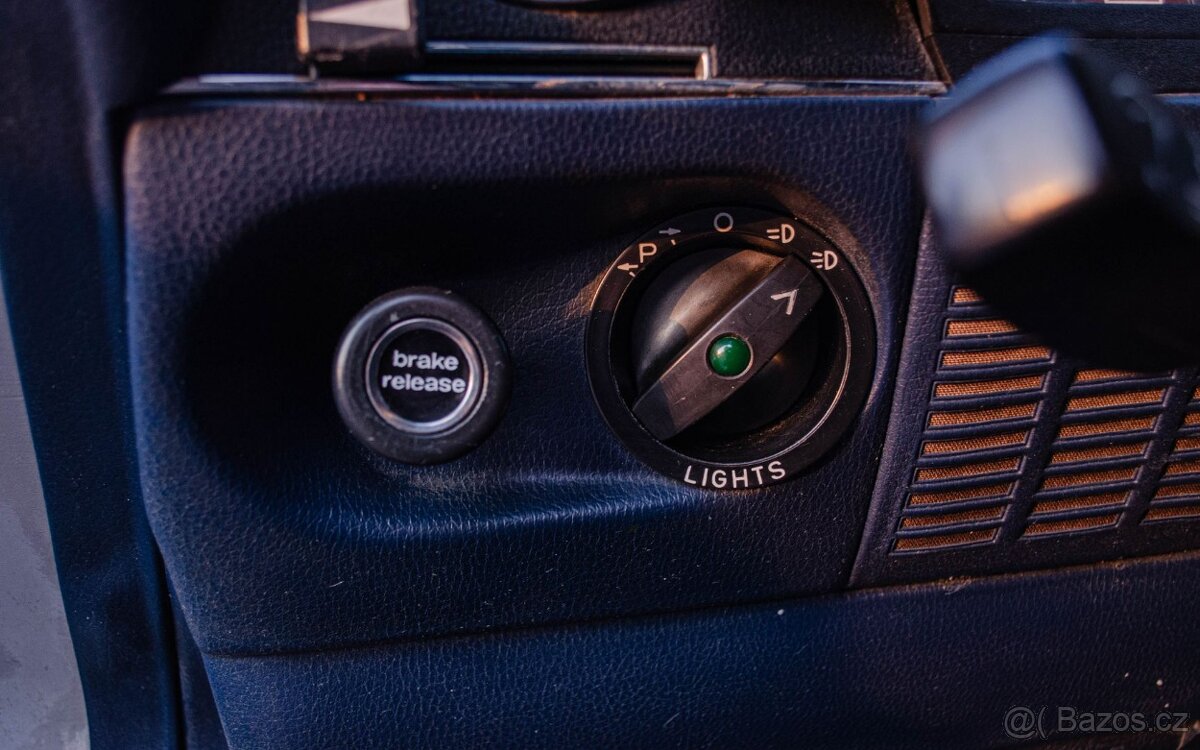 Mercedes-Benz SL450 R107 - 16