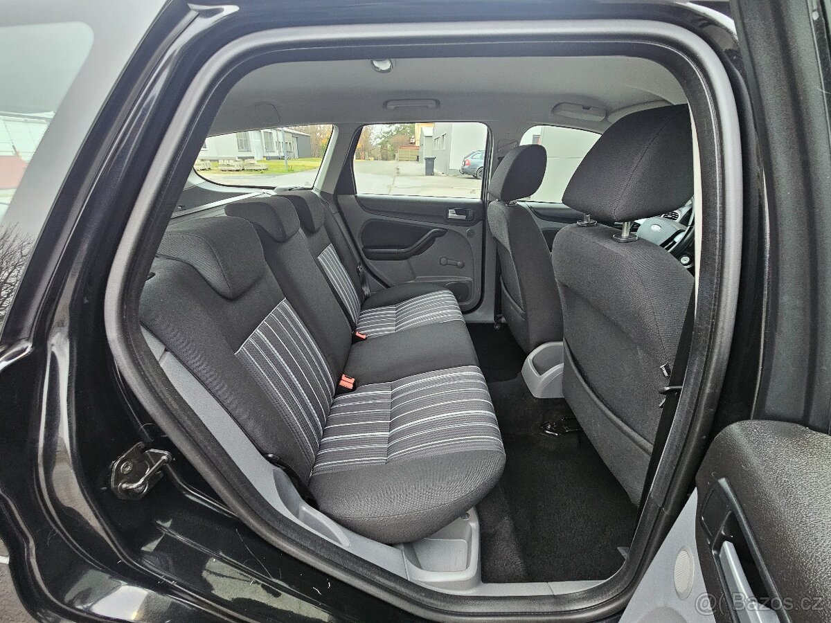 Ford Focus 1.6 74 kW benzín - 16
