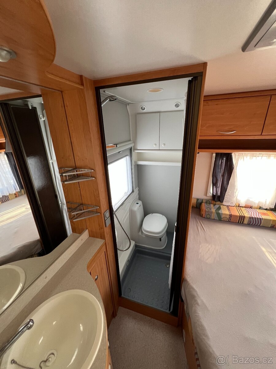 OBYTNÝ KARAVAN KNAUS BLUELINE 450 model 2000 - 16