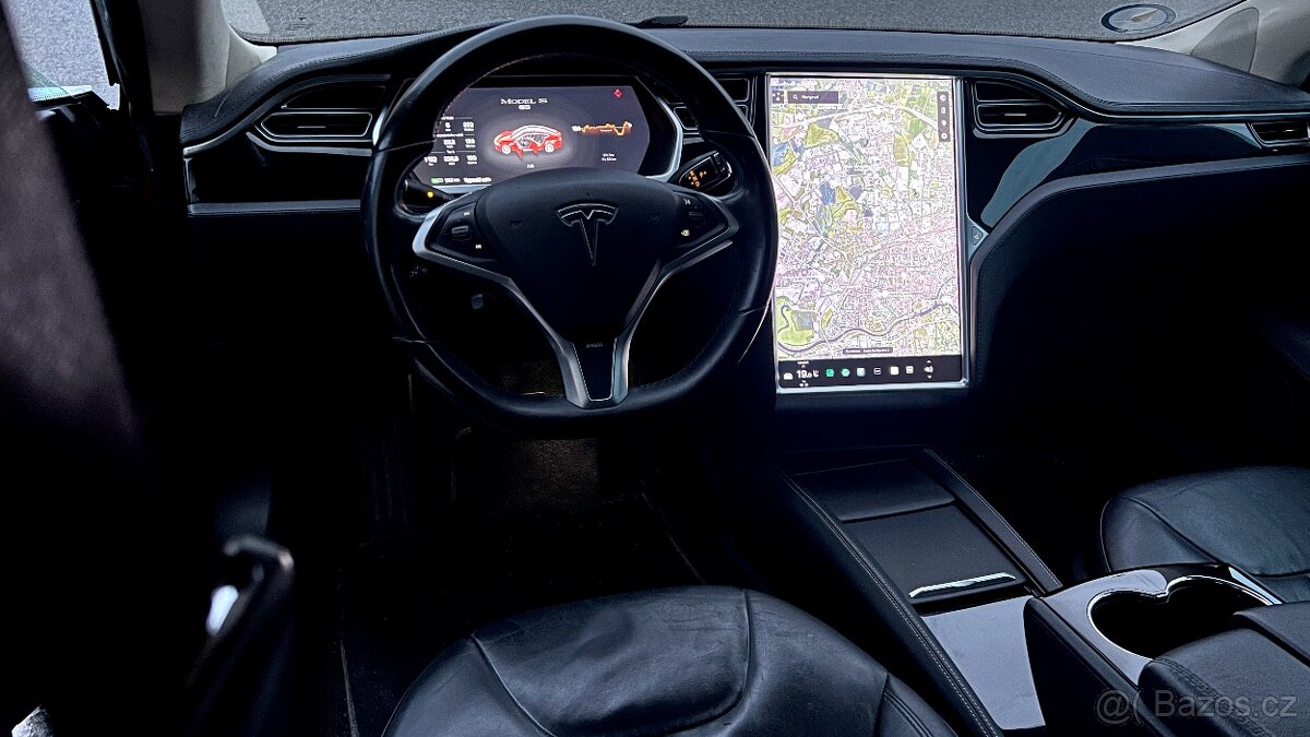 Tesla Model S85 El.Panorama Kuze Vzd.podvozek barva RedMult - 16