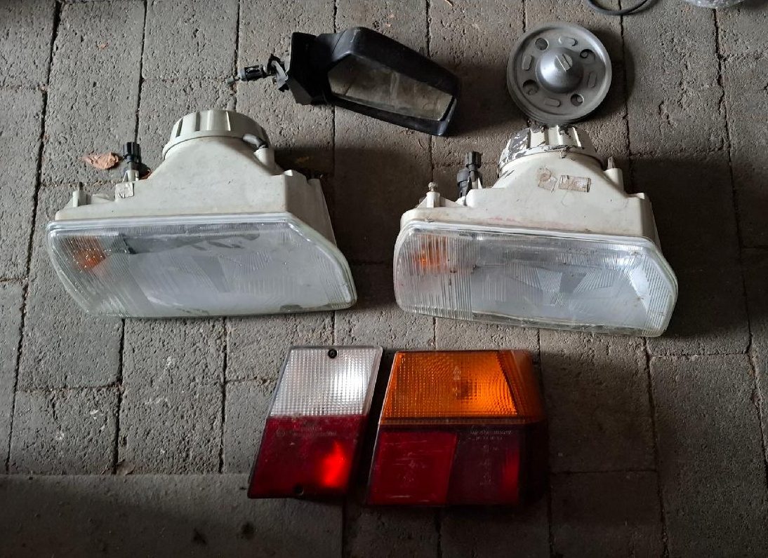 Škoda Favorit Forman Felicie 120 volant a díly - - 16