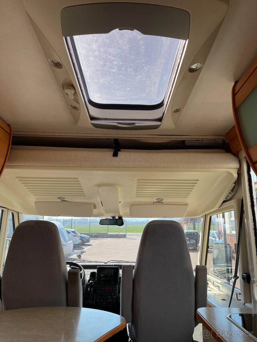 Integrovaný obytný automobil Hymer - 16
