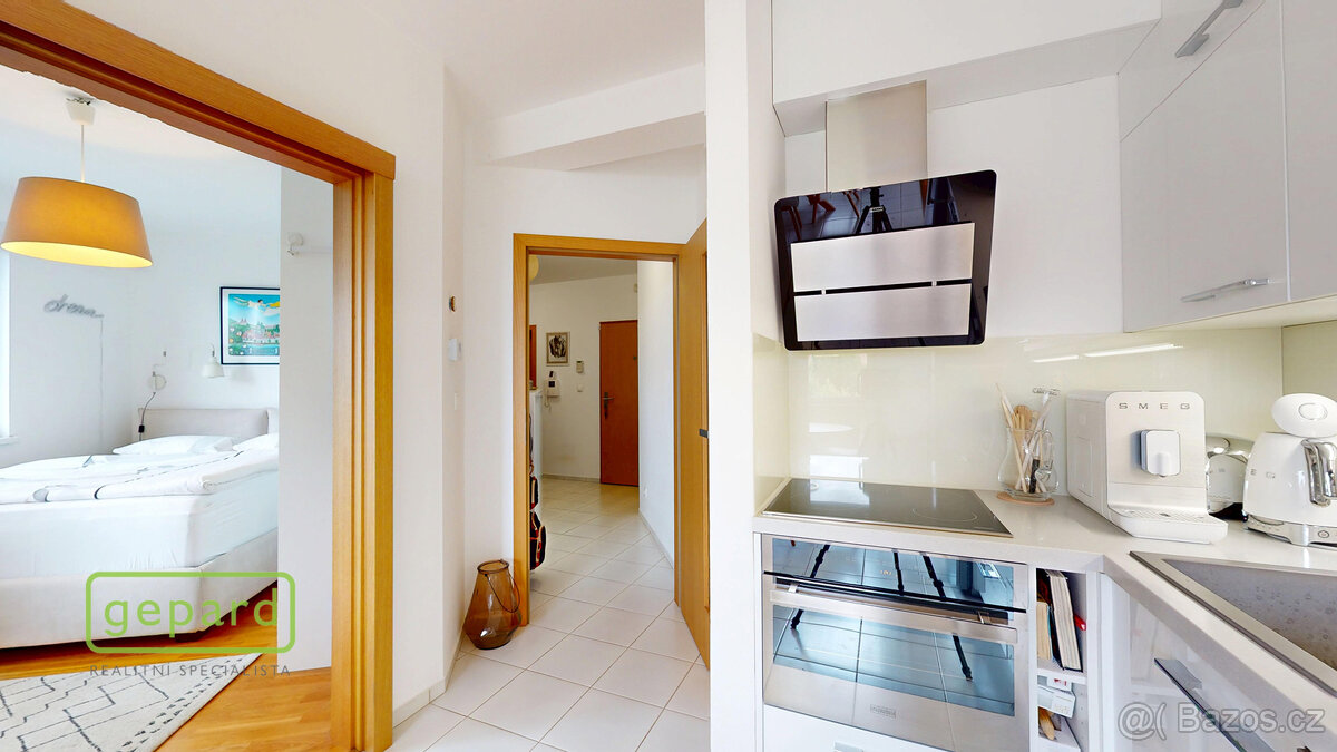 Krásné 2+kk 69,31 m2 v domě z roku 2012, lodžie, garáž, skle - 16