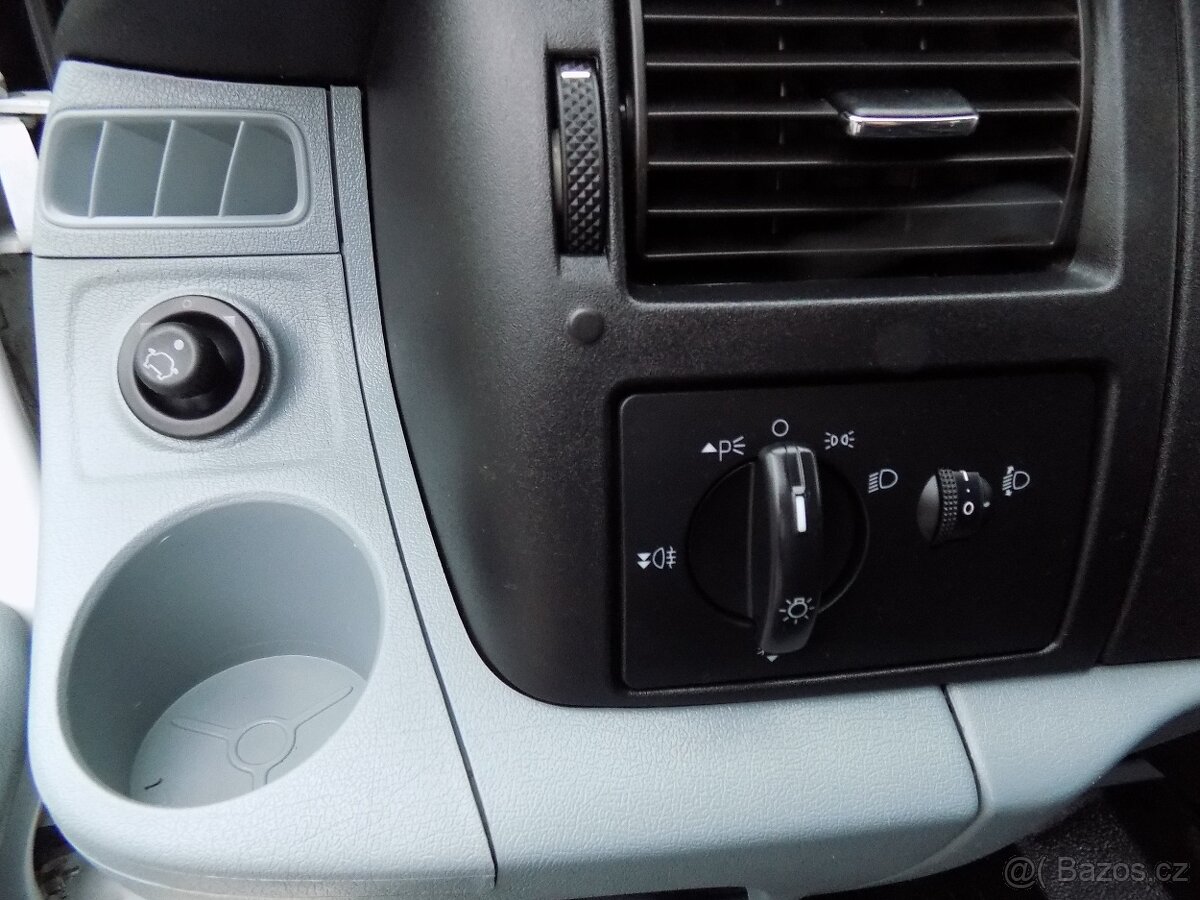 Ford Transit 2.2 TDCI SWB TREND AC 9 MÍST - 16