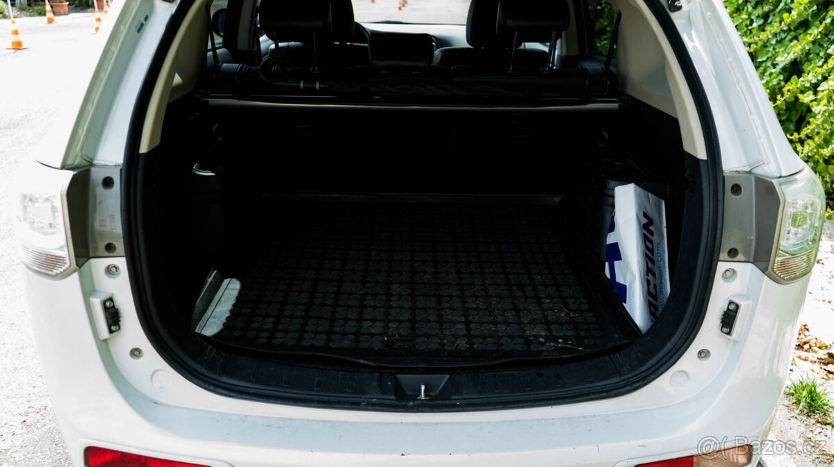 Mitsubishi Outlander 2.2 DI-D Instyle A/T - 16