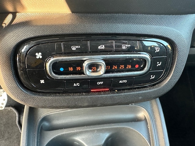 Smart Fortwo EQ Elektro 22kw NAVIGACE DPH - 16