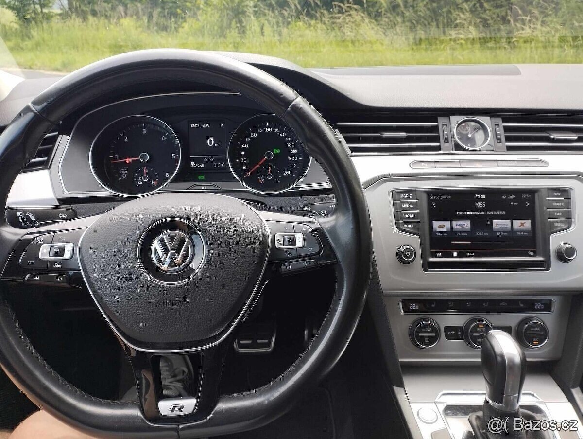 VW Passat B8 2.0 Tdi 110 kW 2015 DSG - TOP - 16
