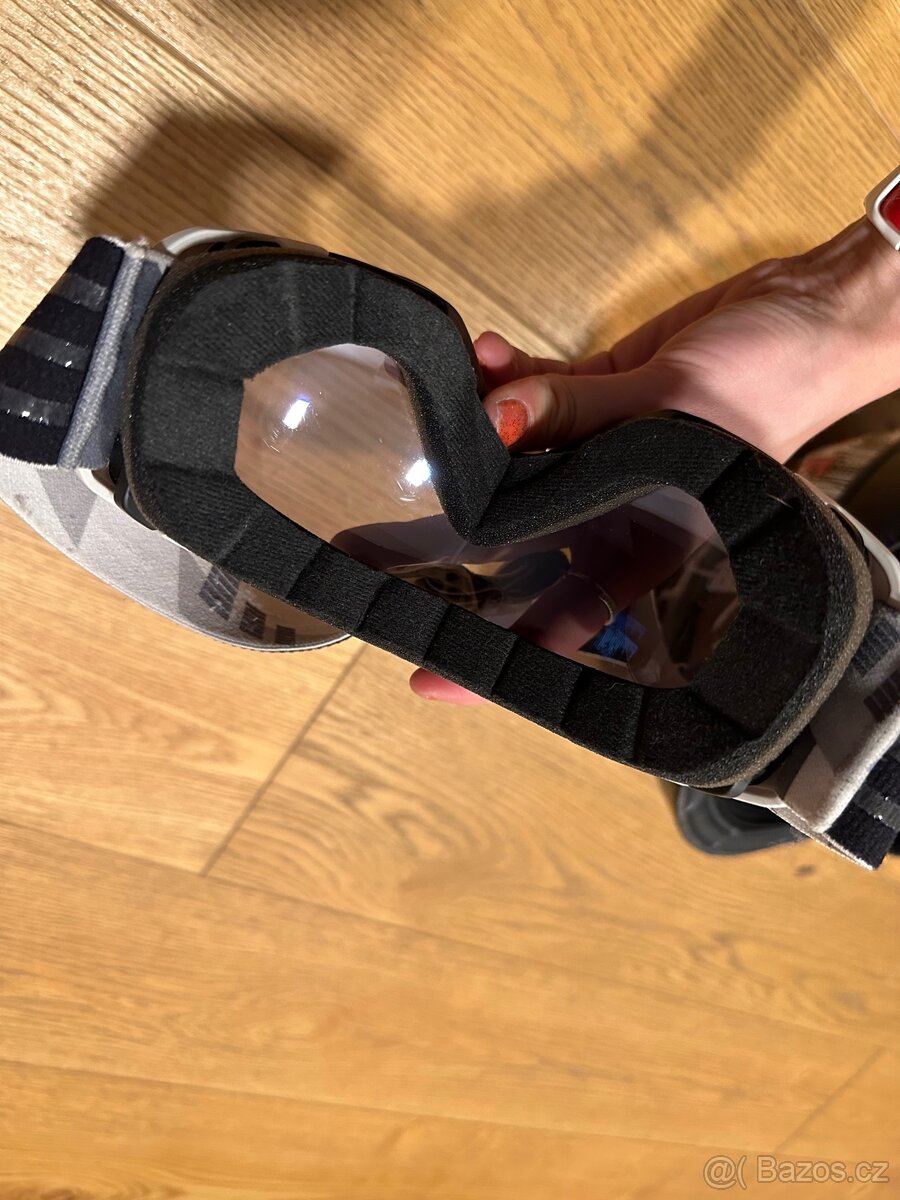 Lyžařská přilba s brýlema vel. L - 16