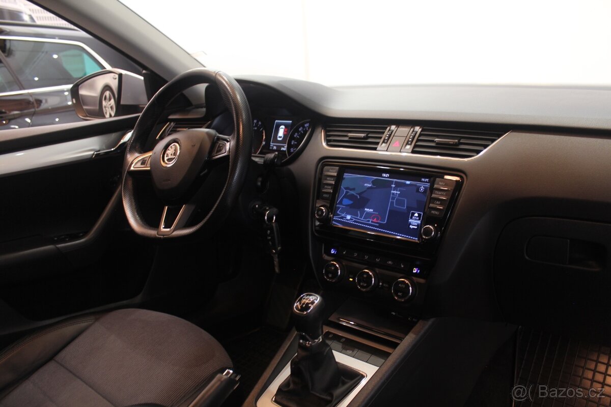 Škoda Octavia III 1.6TDI Elegance Navi Tažné - 16