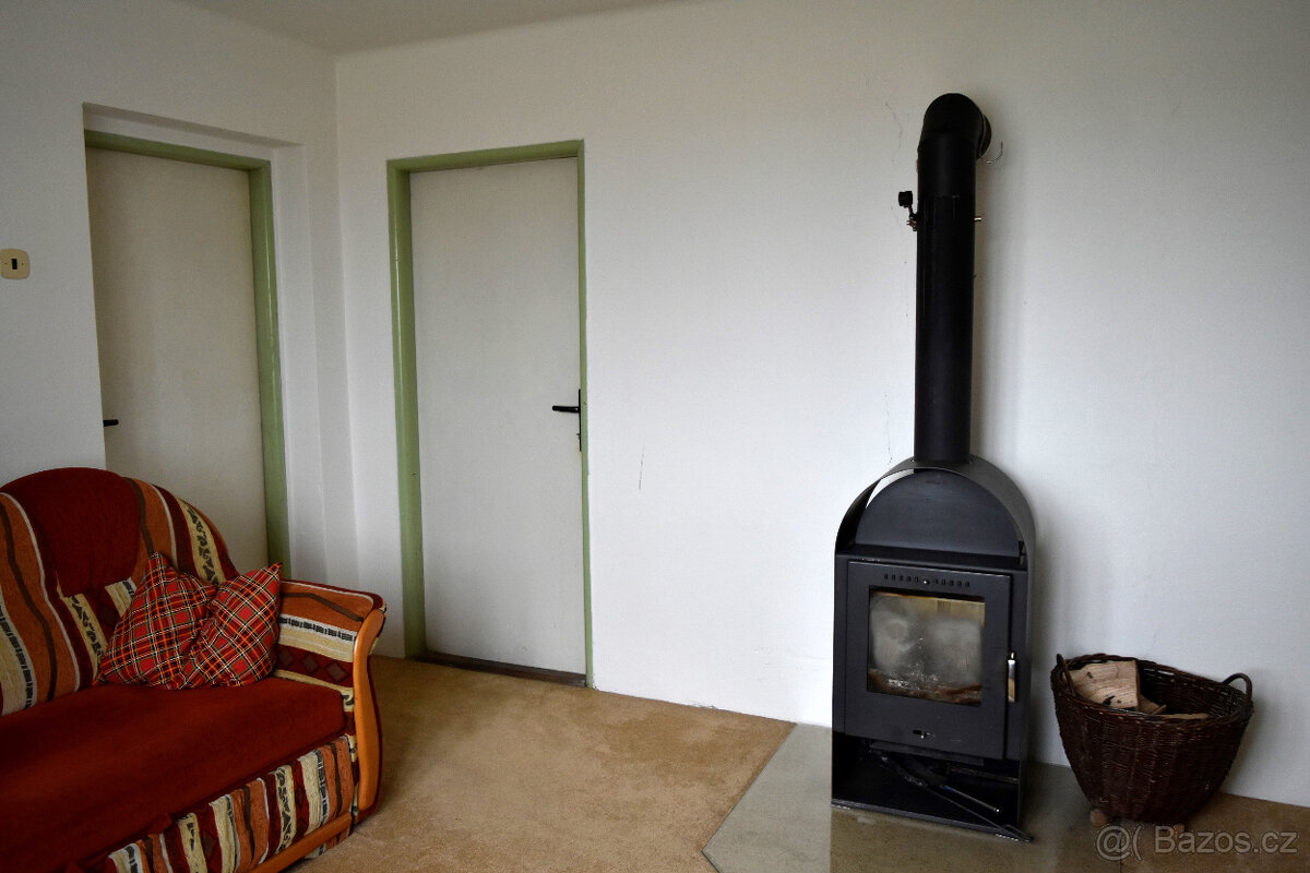 Janov - zemědělská usedlost se stodolou a pozemky 11 612 m2 - 16