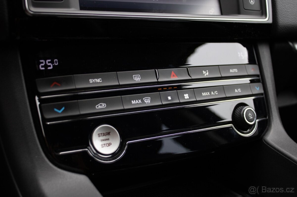 Jaguar F-Pace 2.0D 132kw 4x4 AT/8 2018 - 16