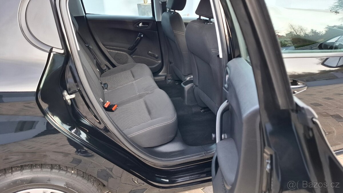 Peugeot 208 1,0 VTI - 50kw. KRÁSNÝ STAV - NAJETO: 70 tis km - 16